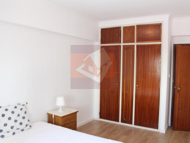 Quarto alugar em Bairro dos CTT, Odivelas