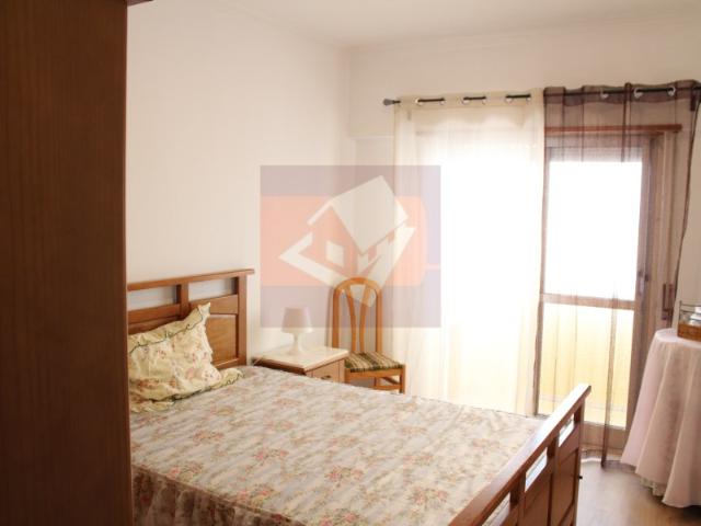 Quarto alugar em Bairro dos CTT, Odivelas