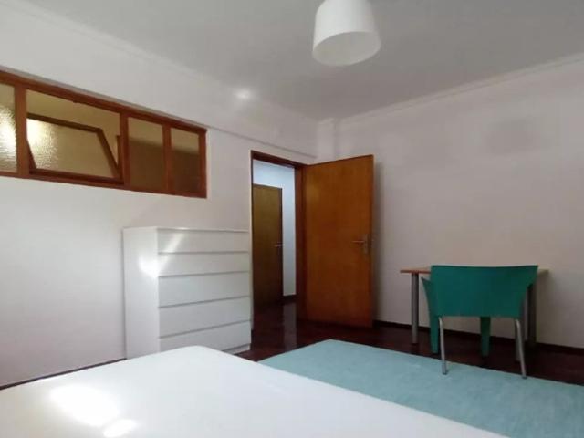 Quarto alugar em Alto do Lagoal, Oeiras