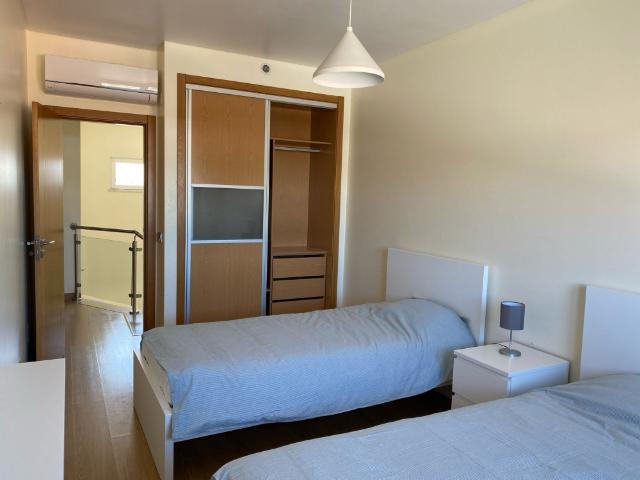 Quarto alugar em Aroeira, Almada