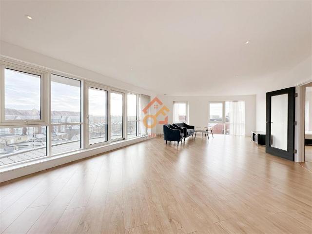 House for rent in London Borough of Ealing, Greater London