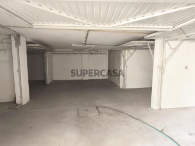 Garagem venda em Torres Novas