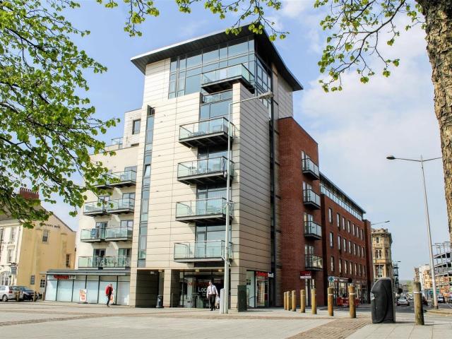 Apartment for rent in Cardiff Bay, Falcon Lodge