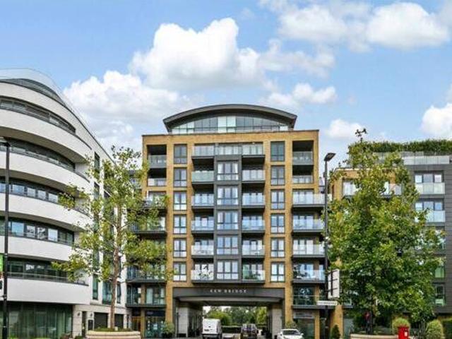 House for sale in Brentford End, Greater London