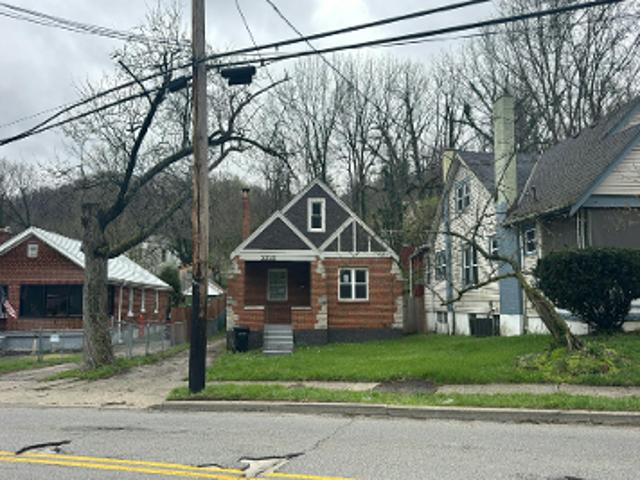 House for sale in Roselawn, Ohio