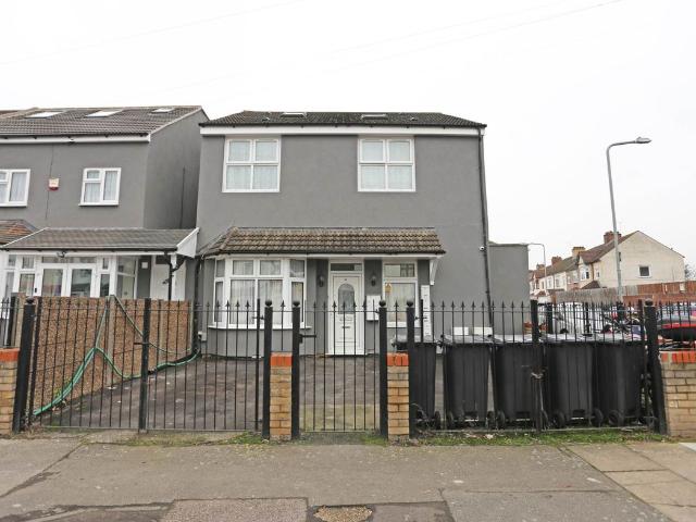 Apartment for rent in London Borough of Redbridge, Greater London