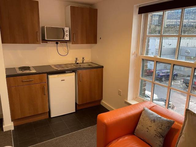 Studio for rent in Great Horton, West Yorkshire