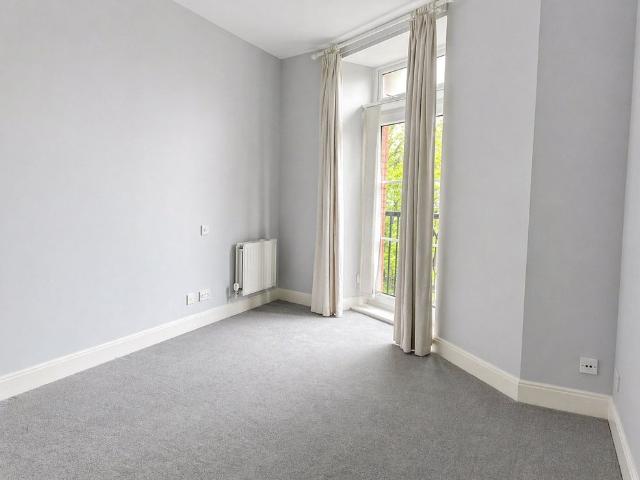 Apartment for rent in The Wells, Surrey