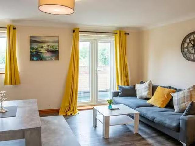Apartment for rent in Southtown, Stokesby