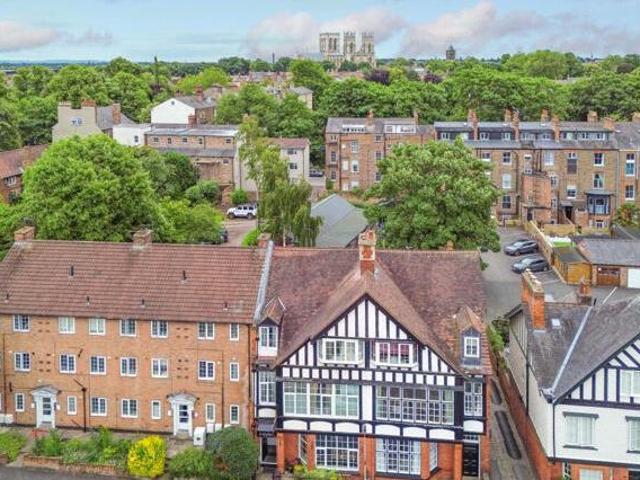 House for sale in High Field, York