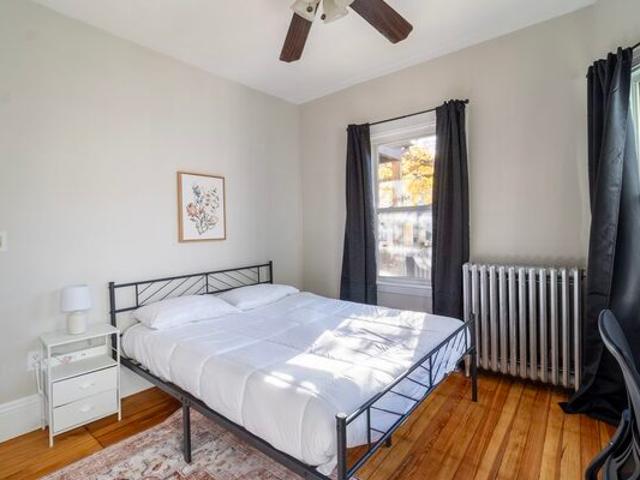 Room for rent in Brookline, Massachusetts