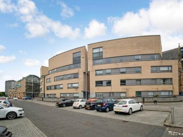 Apartment for rent in Hutchesontown, Gorbals