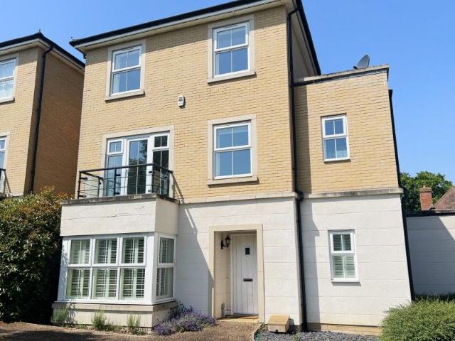 Apartment for rent in Worplesdon, Westborough