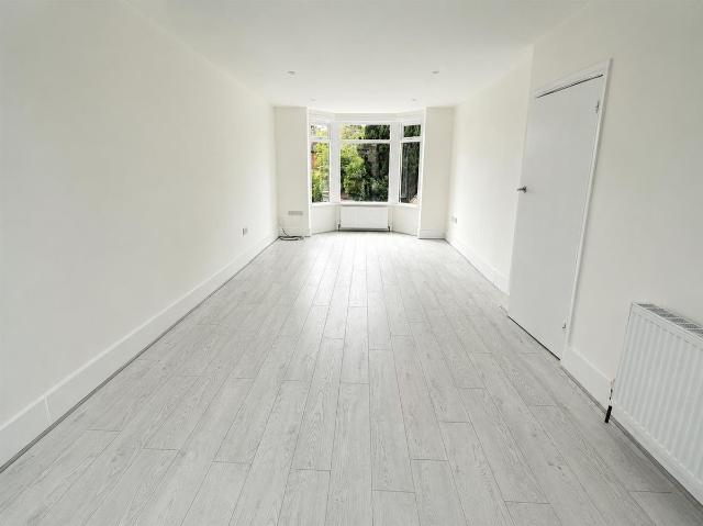 House for rent in Cheylesmore shopping parade, Coventry