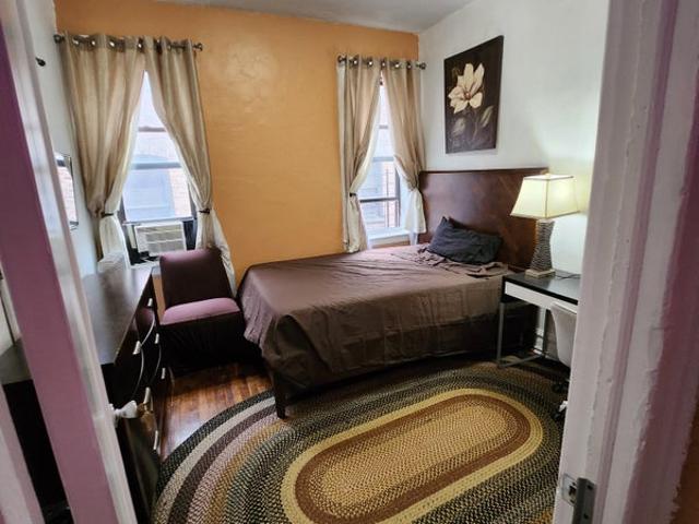 Room for rent in Arverne, New York
