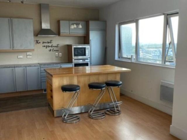 Apartment for rent in Crockherbtown, Falcon Lodge
