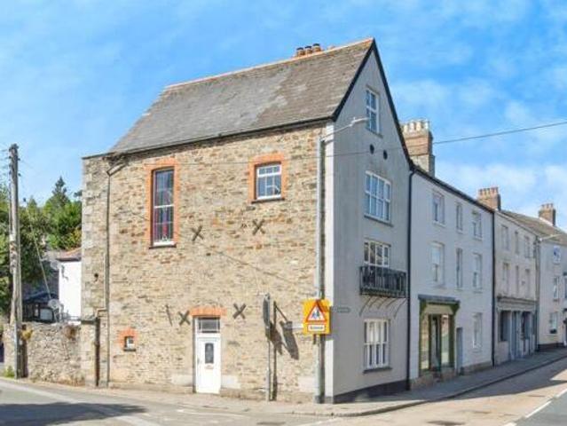 House for sale in Lostwithiel, Cornwall