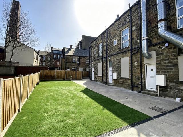 Apartment for rent in Bruntcliffe, Leeds