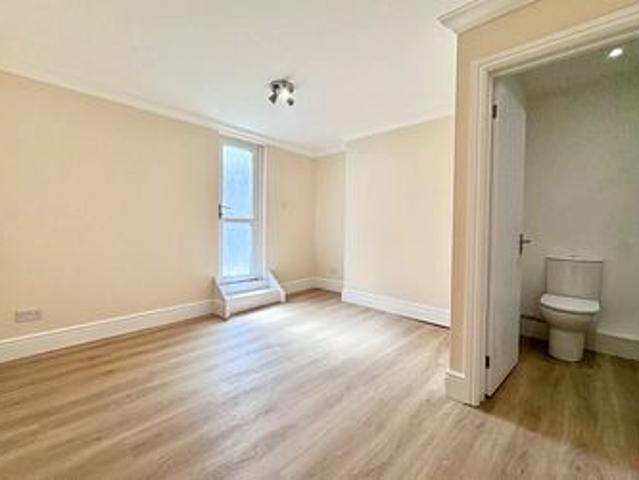 Apartment for rent in East Cliff, Acol