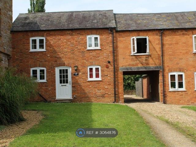 House for rent in Weedon Bec