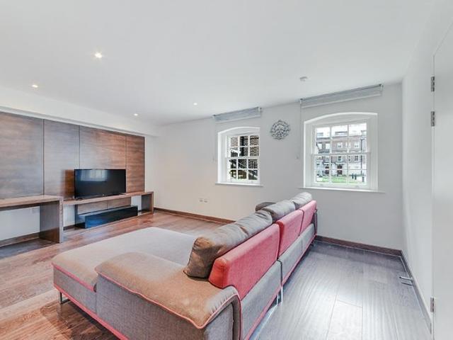 Apartment for rent in St. George in the East, Greater London