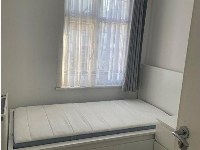 Room for rent in London Borough of Ealing, Greater London
