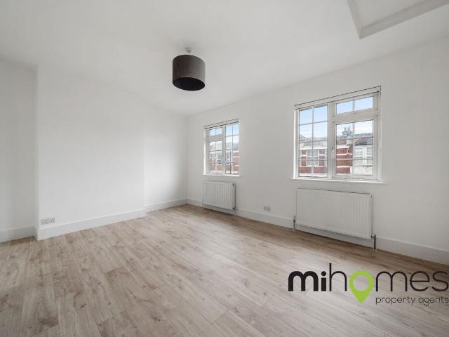Apartment for rent in Winchmore Hill, Edmonton