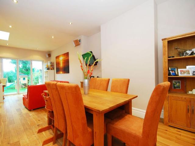 Apartment for rent in Whetstone, Greater London