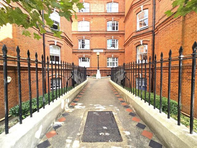 Apartment for rent in London Borough of Hammersmith and Fulham, Greater London