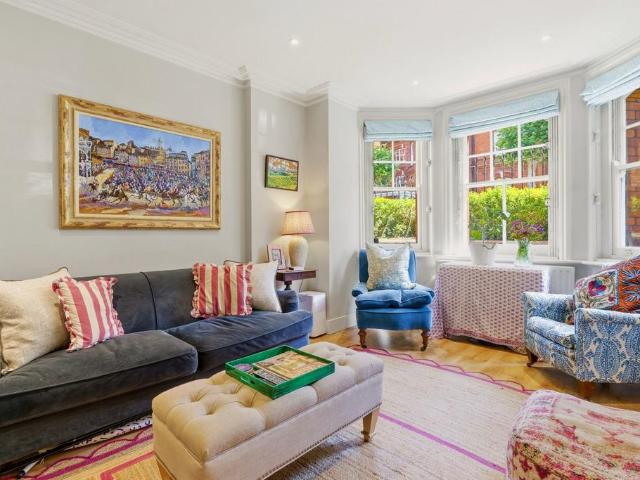 Apartment for rent in West Kensington, Greater London