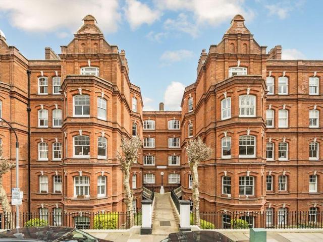 Apartment for rent in West Kensington, Greater London