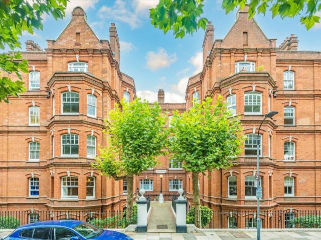 Apartment for rent in West Kensington, Greater London