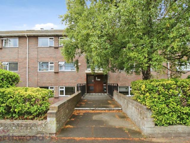 Apartment for rent in Totteridge, Cressex