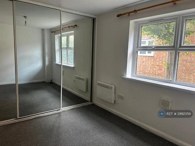 Apartment for rent in Slough