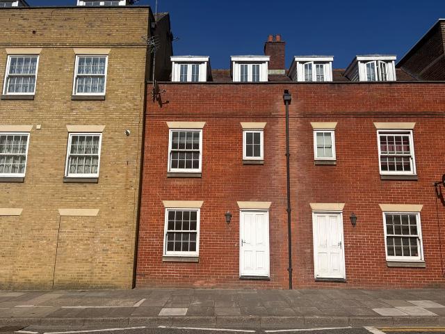 House for rent in Clarendon, Ash