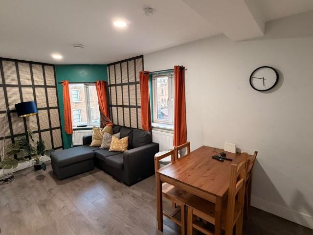 Apartment for rent in Maitland Park, Greater London