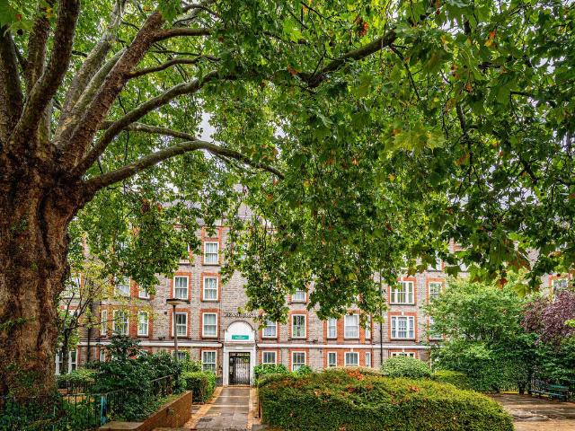 House for rent in Chalk Farm, Greater London