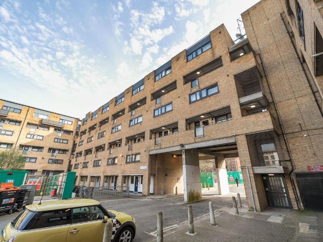 Apartment for rent in Brownswood Park, Stoke Newington