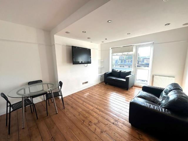Apartment for rent in Brownswood Park, Greater London
