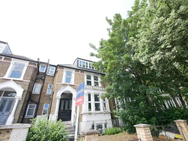 Apartment for rent in Brownswood Park, Stoke Newington