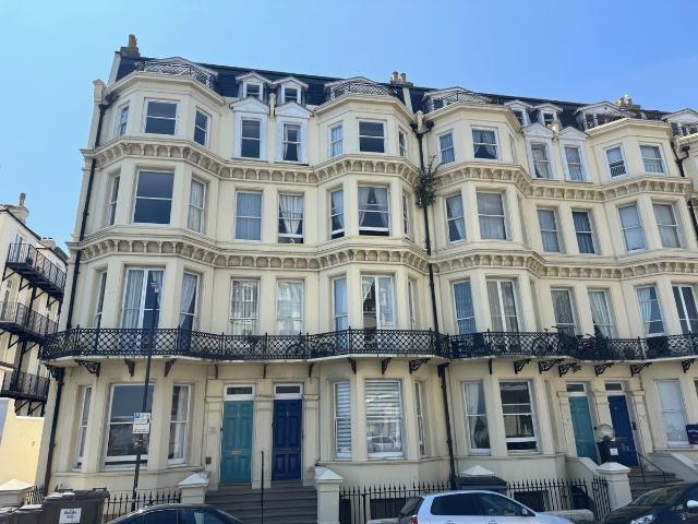 Apartment for rent in Roselands, Eastbourne