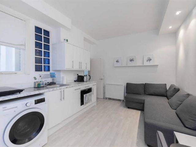 Apartment for rent in South Kensington, Greater London
