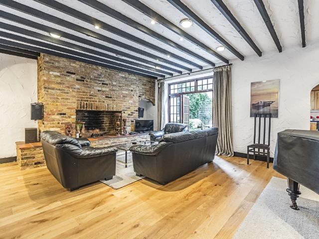 Apartment for rent in South Kensington, Greater London