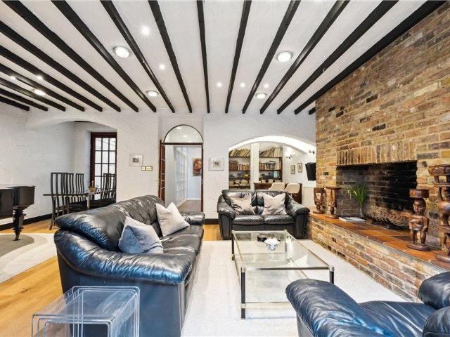 Apartment for rent in South Kensington, Greater London
