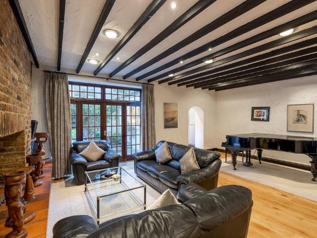 House for rent in South Kensington, Greater London