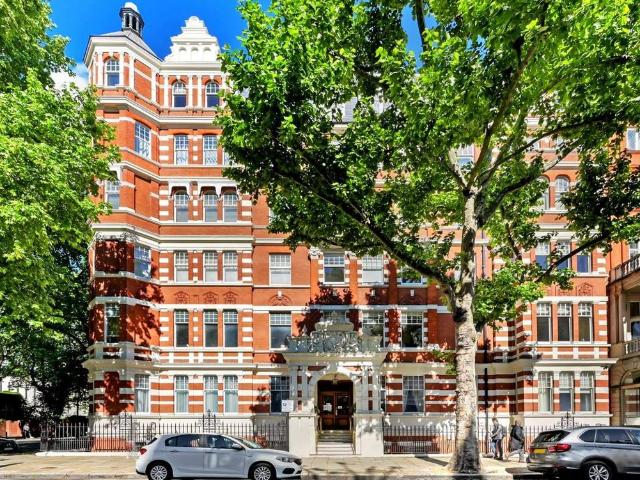 Apartment for rent in Knightsbridge, Greater London