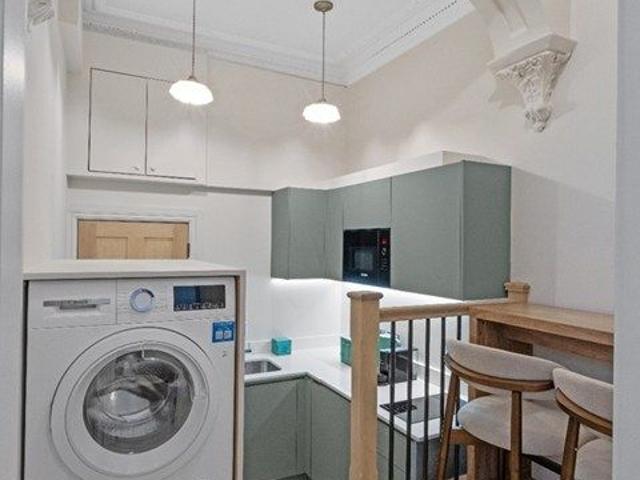 Studio for rent in Brompton, Greater London