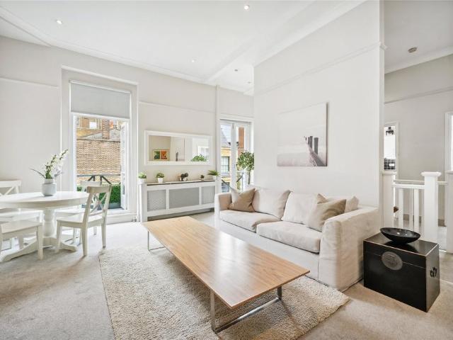House for rent in South Kensington, Greater London