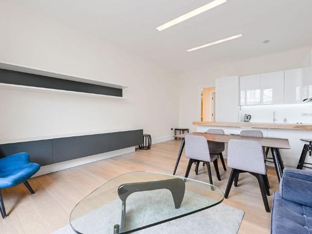 House for rent in Brompton, Greater London