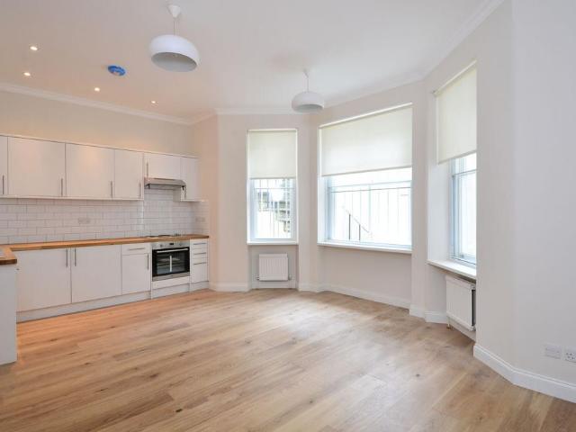 House for rent in Brompton, Greater London